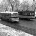 Trolleybus CCB et tramway, 1953